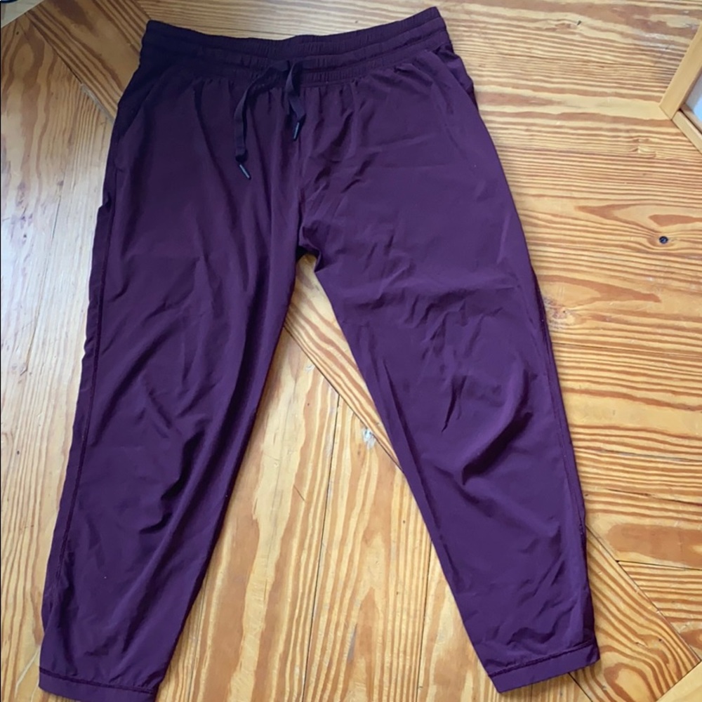 Lululemon Size 8 Burgundy pants